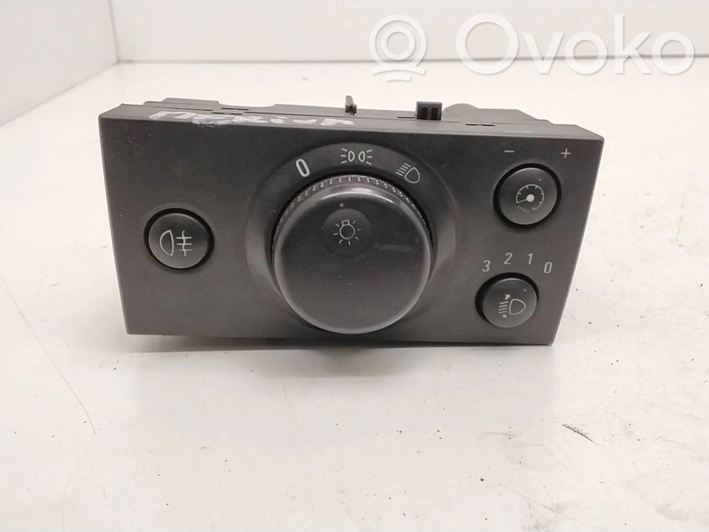 Light switch   93394756,261015,0320,0994