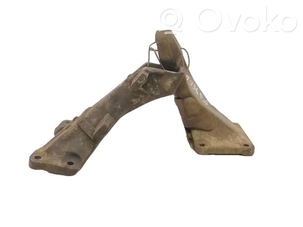 BMW 3 E36 Engine mounting bracket 