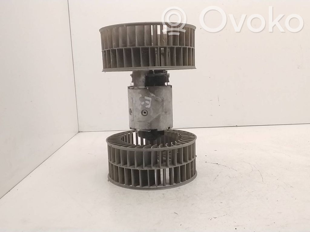 BMW 5 E34 Pečiuko ventiliatorius/ putikas 