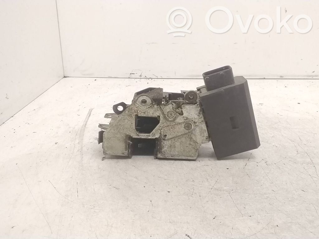 Front door lock   8138924