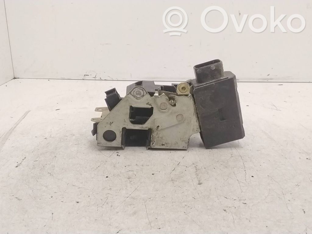 BMW 5 E34 Serratura portiera anteriore 