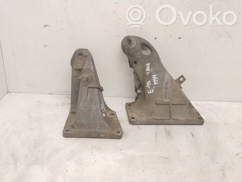 BMW 3 E46 Engine mounting bracket 