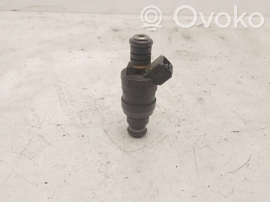 BMW 3 E36 Fuel injector 