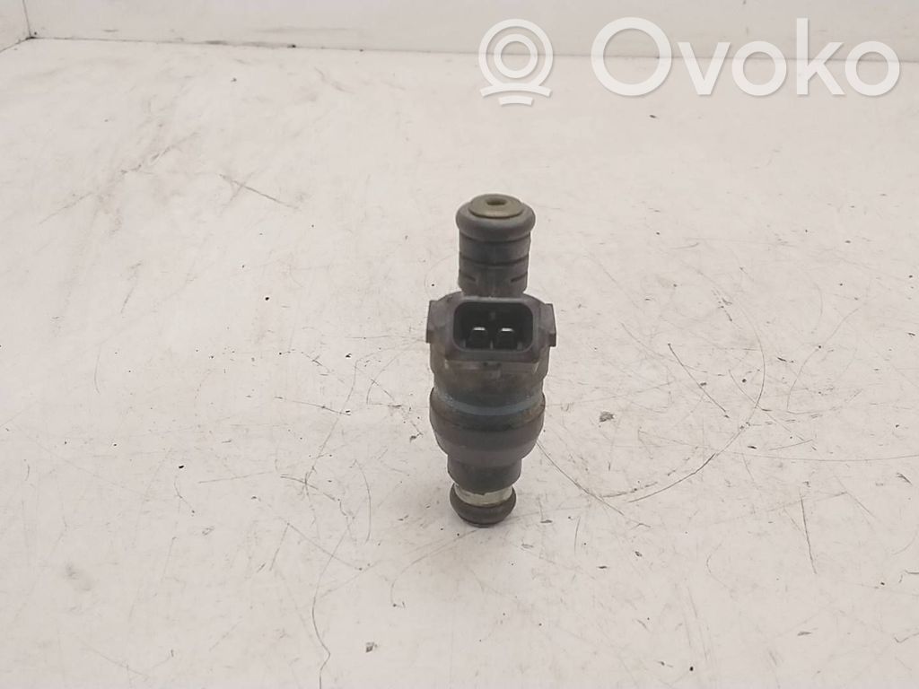 BMW 3 E36 Fuel injector 