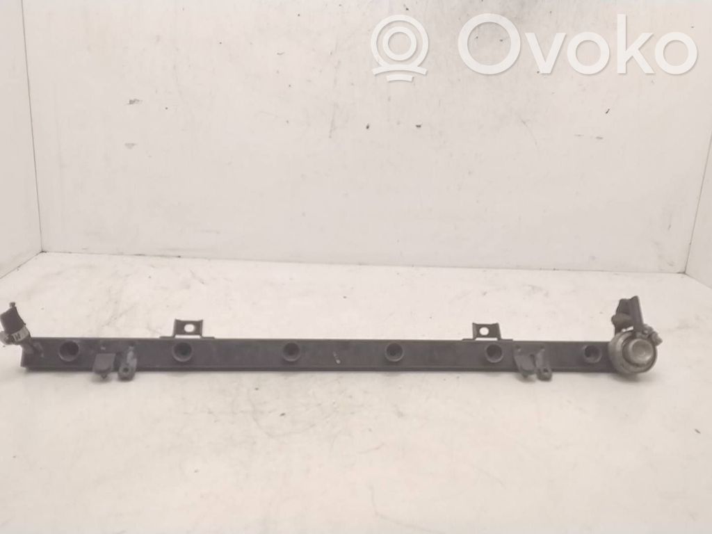 Fuel main line pipe   1729320