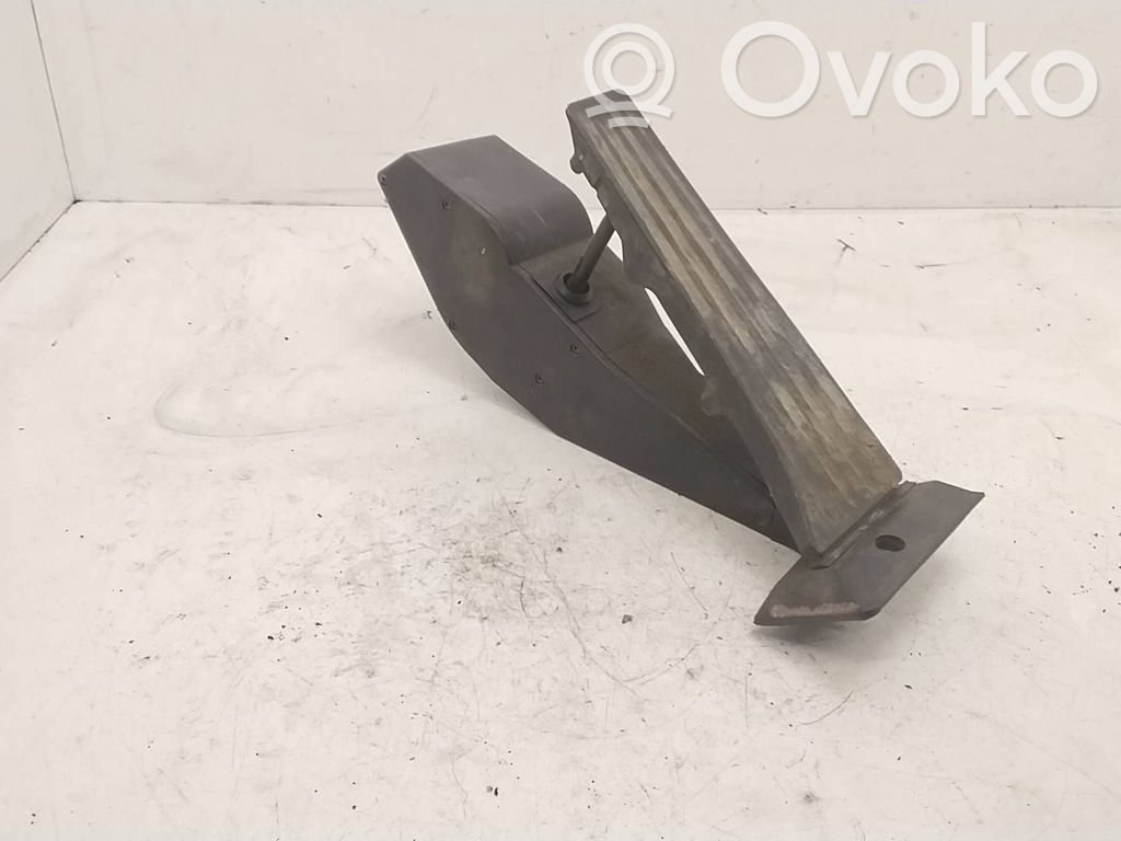 Accelerator throttle pedal   6766931,25916010,010604