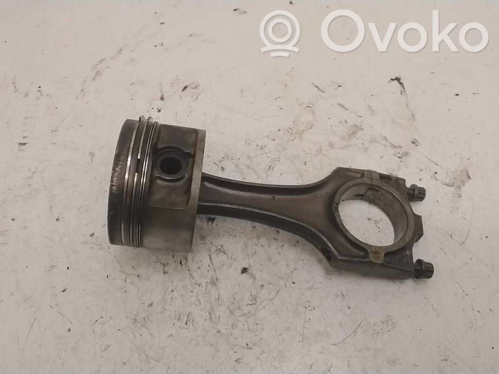 BMW 3 E30 Piston with connecting rod 