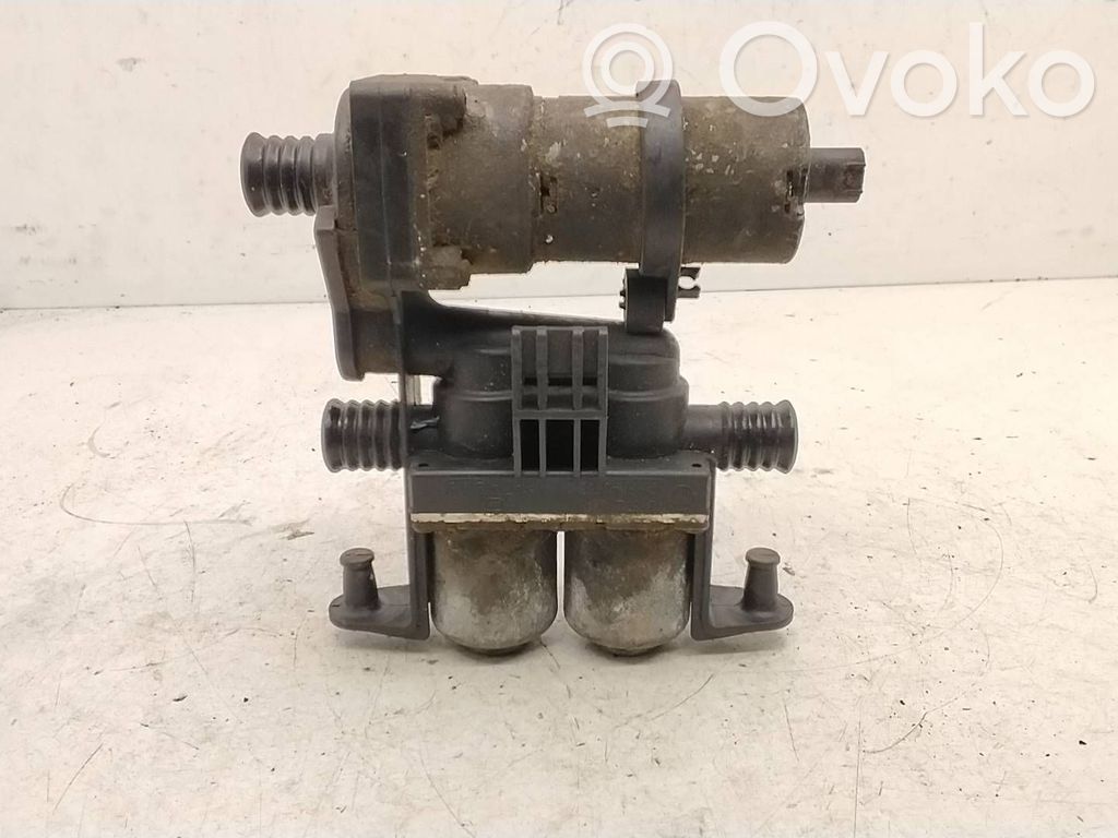 BMW 5 E39 Valvola di regolazione del liquido di raffreddamento e del riscaldatore 
