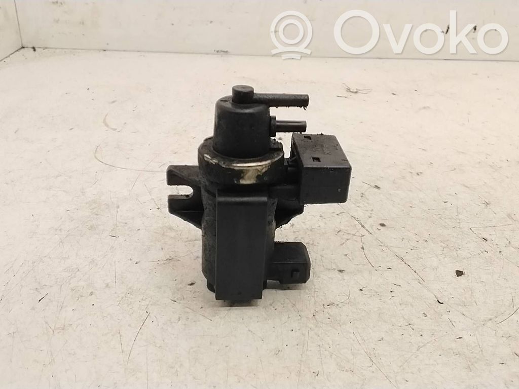 Solenoīda vārsts   72279600,2247906,04T132