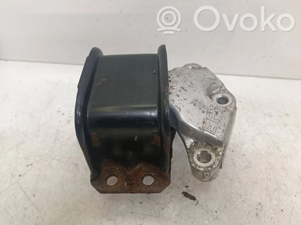 Peugeot 3008 I Engine mount bracket 