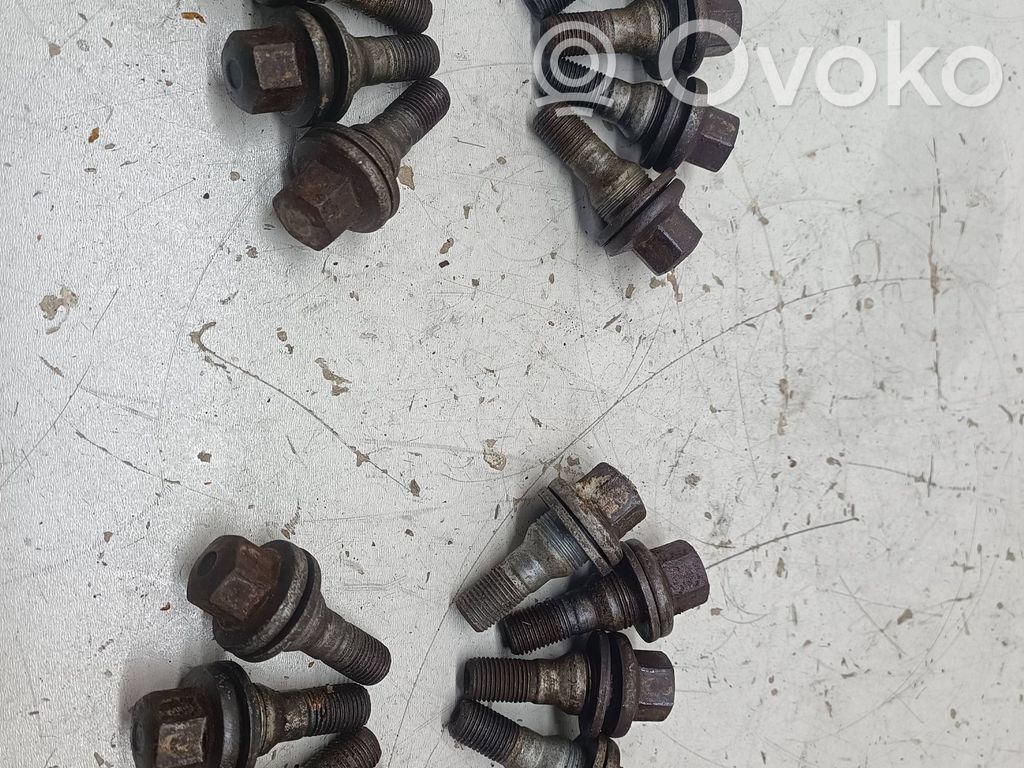 Tuercas/tornillos