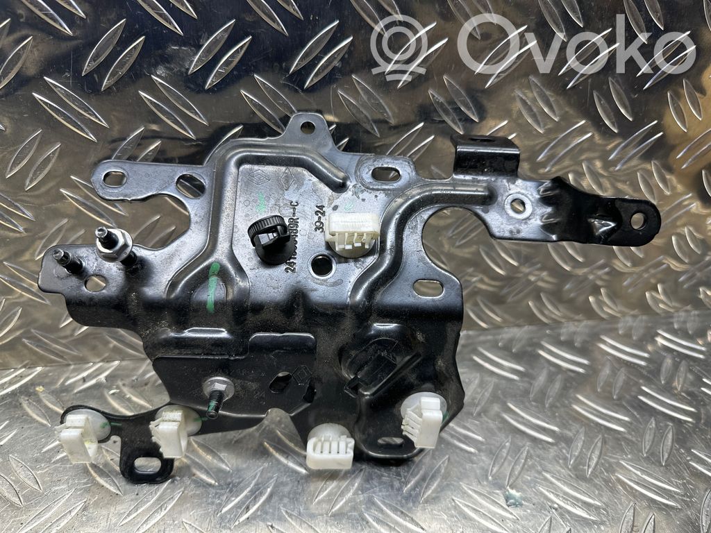 Renault Trafic III (X82) Other engine bay part 