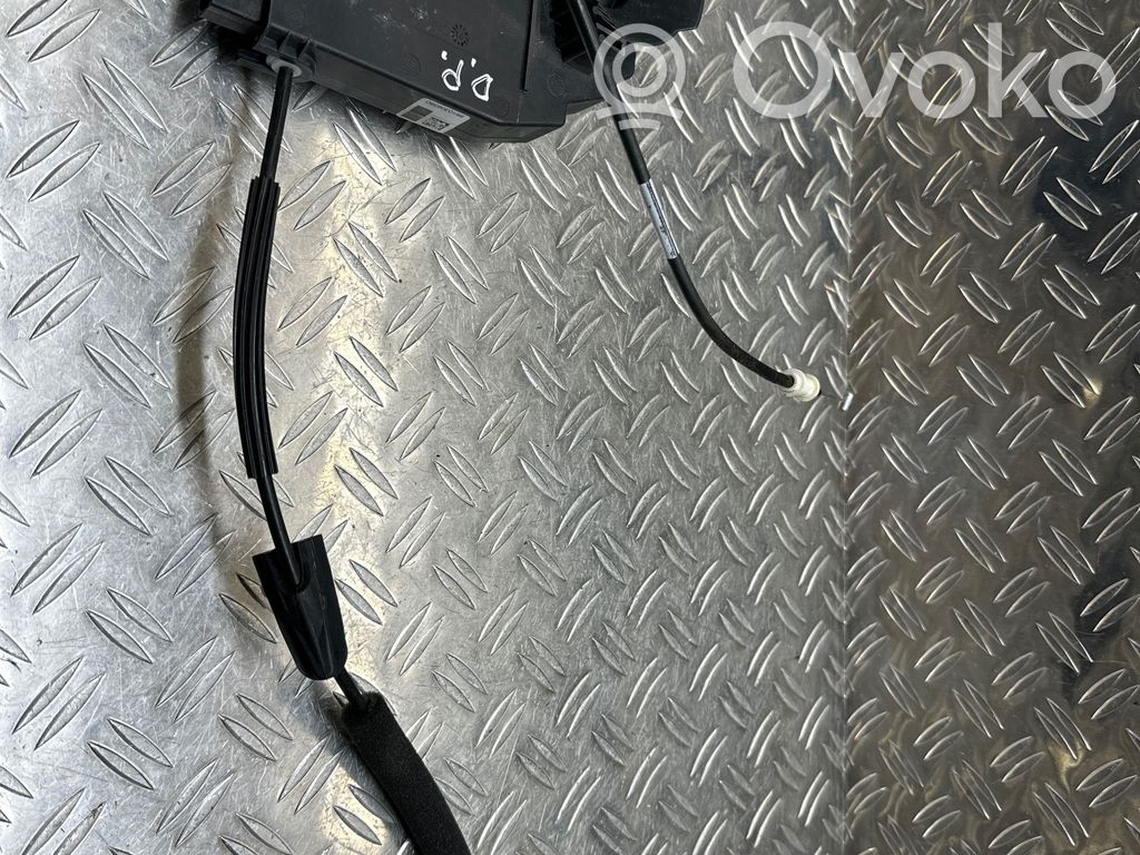 Peugeot 308 Front door lock 