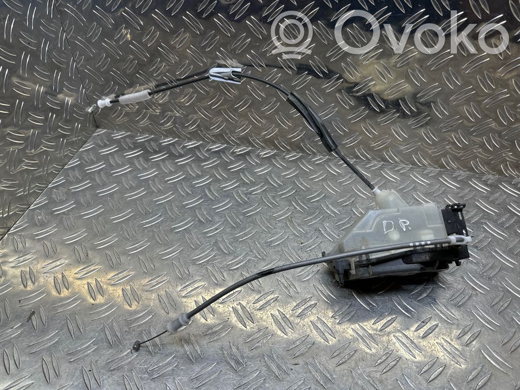 Citroen C4 Cactus Priekšpusē slēdzene 