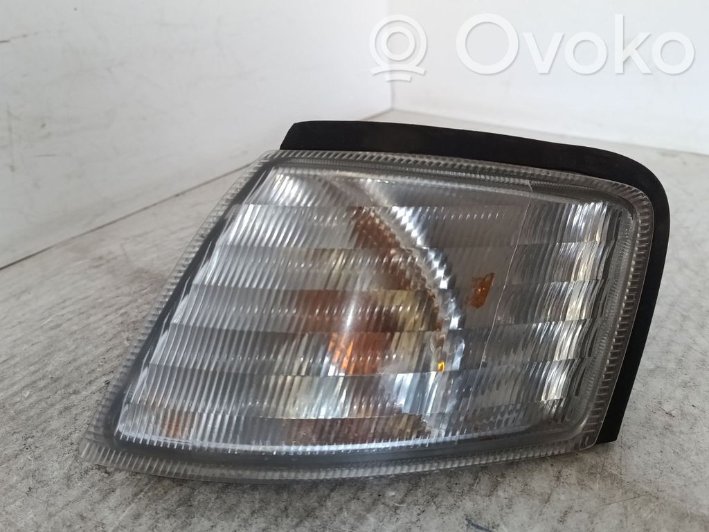 Nissan Primera Semnalizator față 