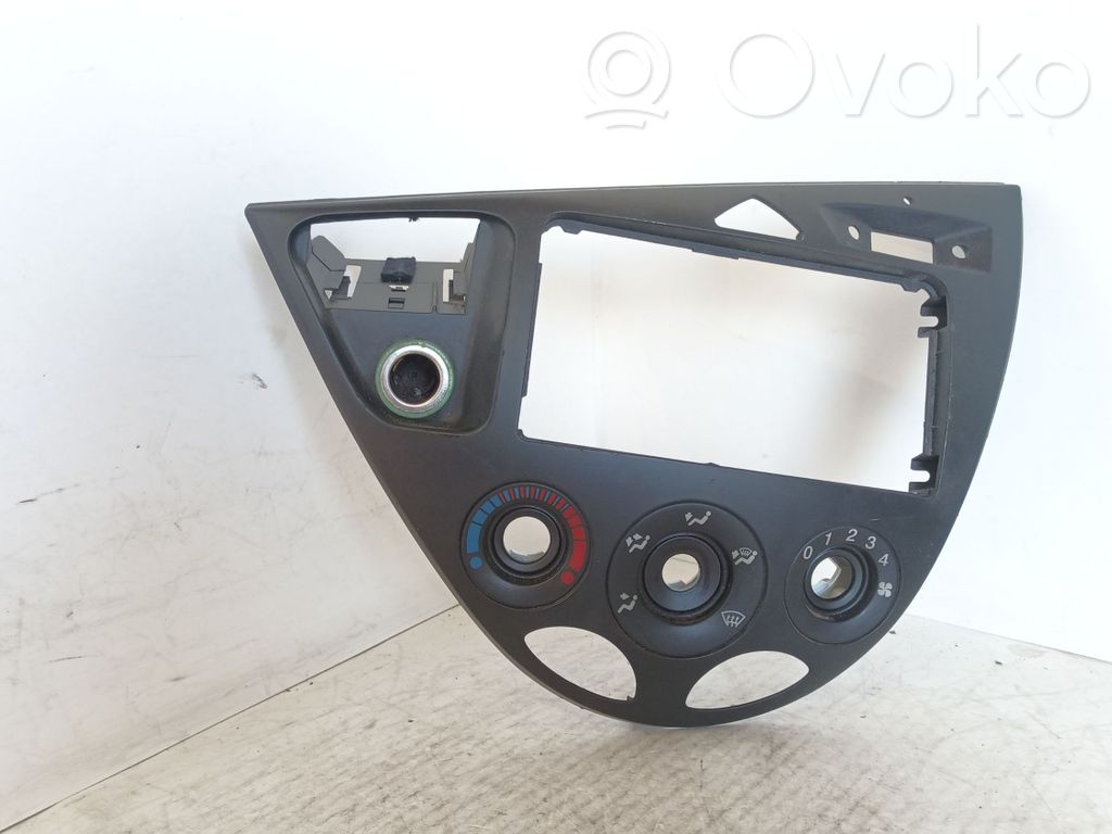 Ford Focus Griglia di ventilazione centrale cruscotto 