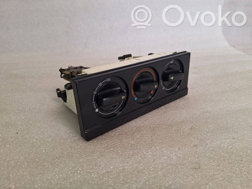 Audi 80 90 B3 Climate control unit 