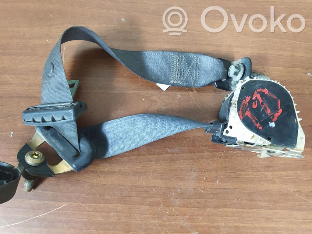 Jeep Cherokee KJ Cinturón trasero 