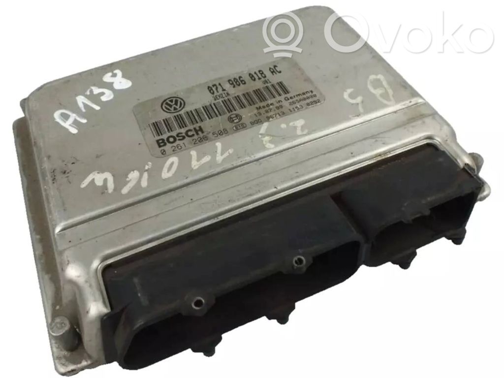 Volkswagen PASSAT B5 Engine control unit/module 