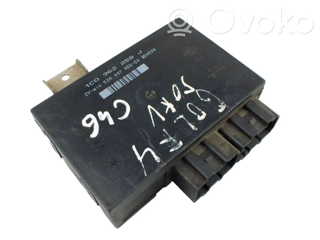 Volkswagen Golf IV Engine control unit/module 