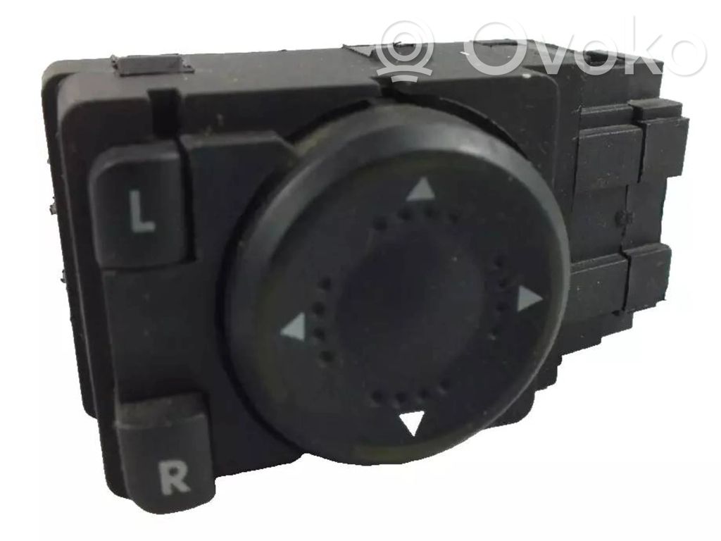 Volkswagen PASSAT B5 Wing mirror switch 