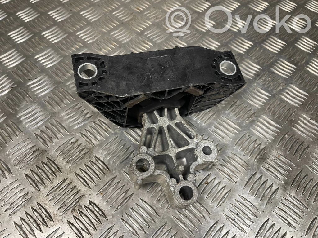 Renault Zoe Engine mount bracket 