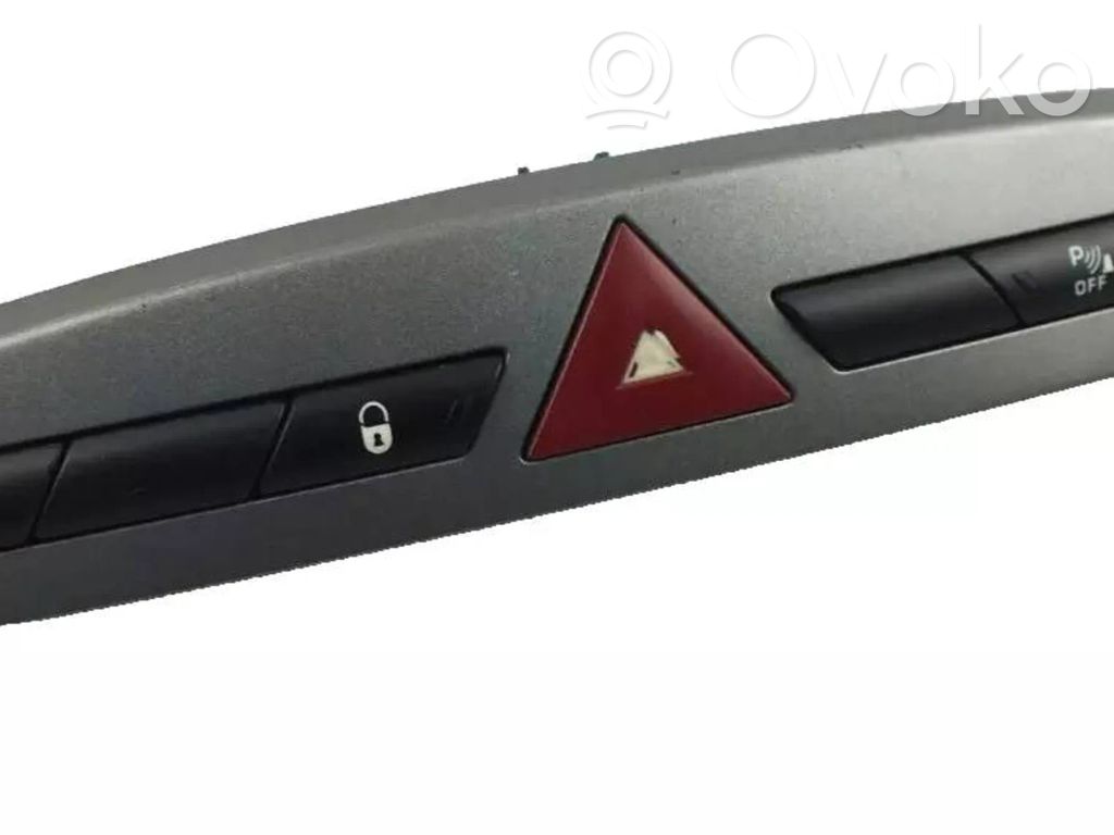 Peugeot 308 Hazard light switch 