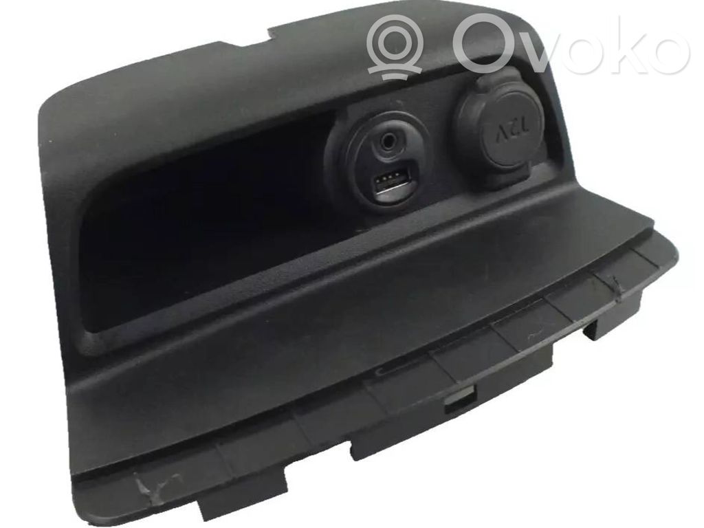 Peugeot 2008 I Enchufe conector USB 
