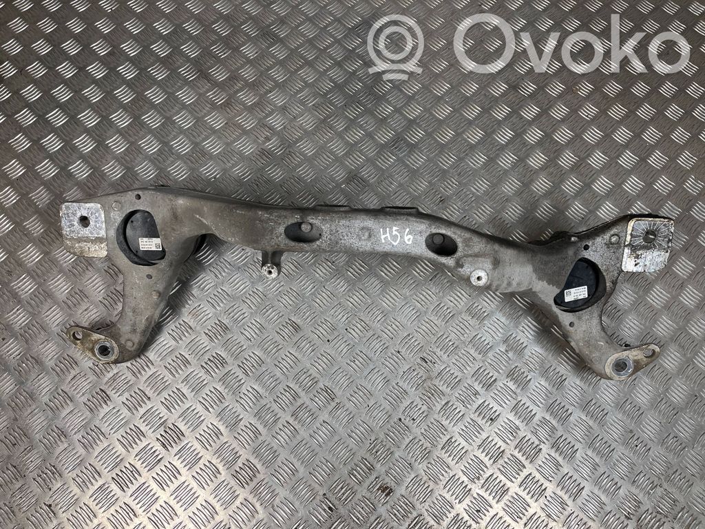 Porsche Cayenne (92A) Engine mounting bracket 