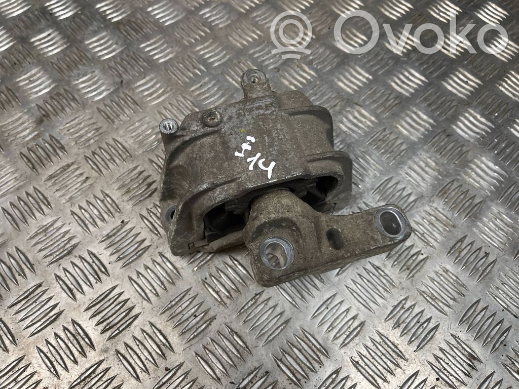 Audi A3 S3 A3 Sportback 8P Engine mount bracket 