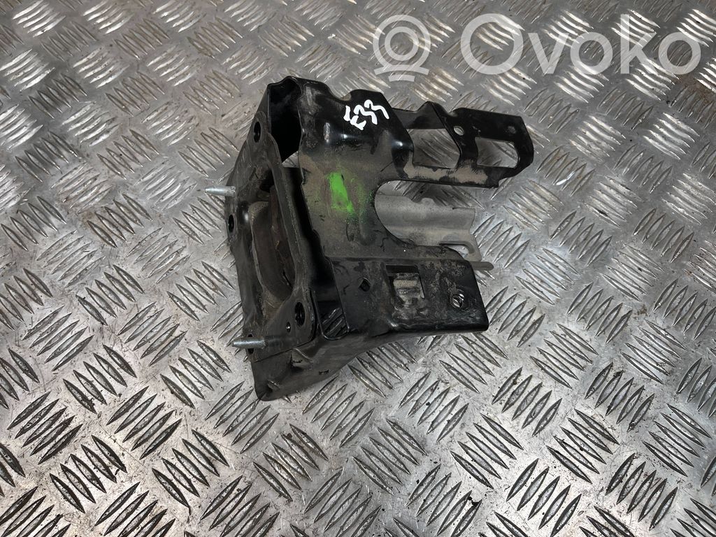 Citroen C3 Engine mount bracket 