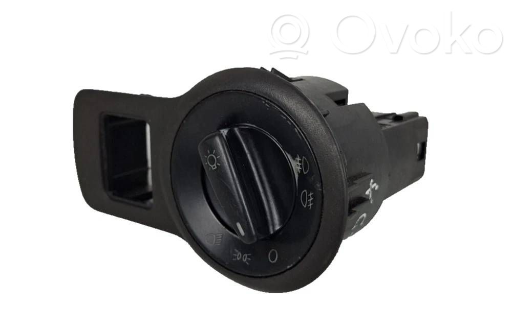 Volkswagen PASSAT B5.5 Light switch 