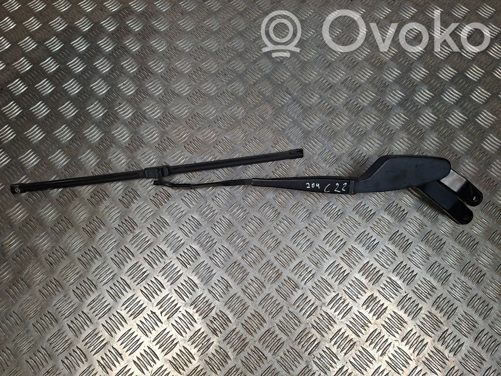 Mercedes-Benz GLK (X204) Front wiper blade arm 