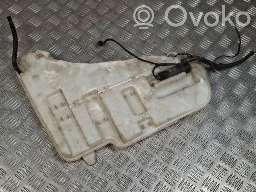 BMW 7 F01 F02 F03 F04 Langų skysčio bakelis 