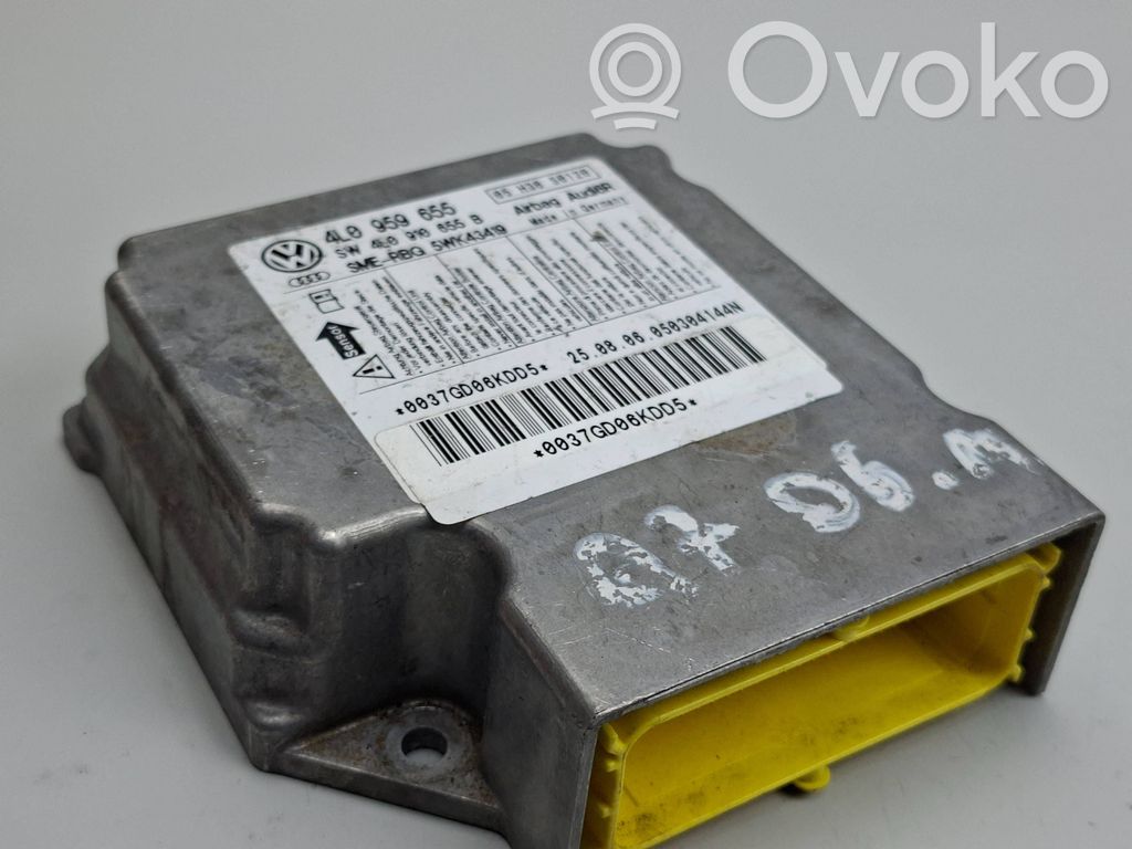 Audi Q7 4M Airbag control unit/module 