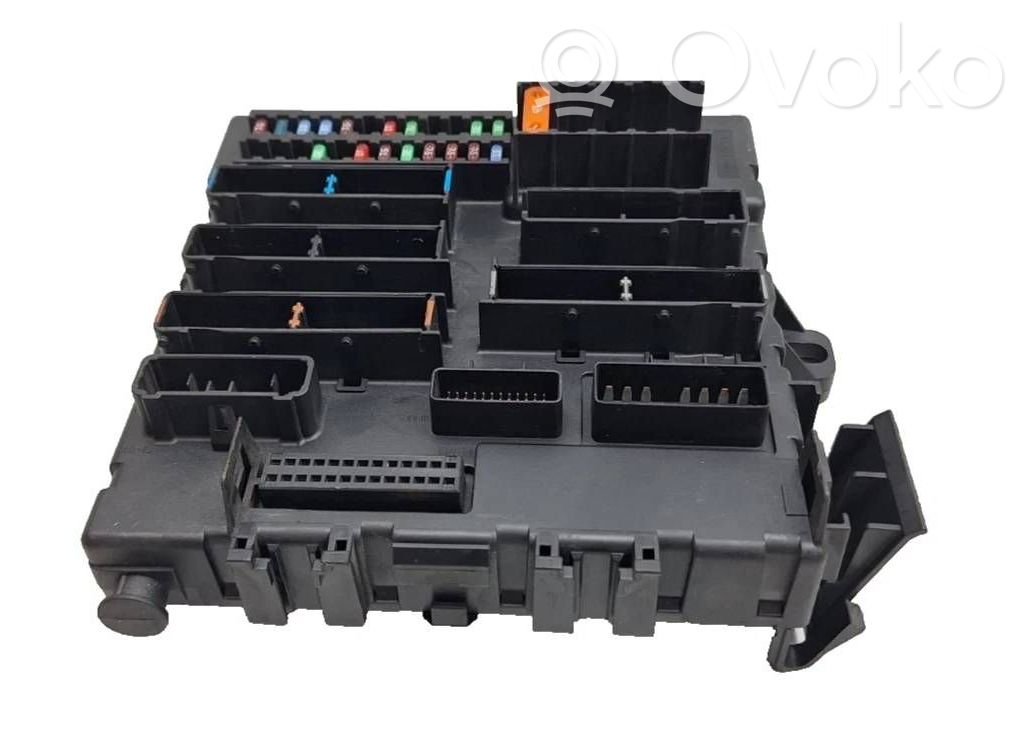 Opel Vectra C Fuse module 
