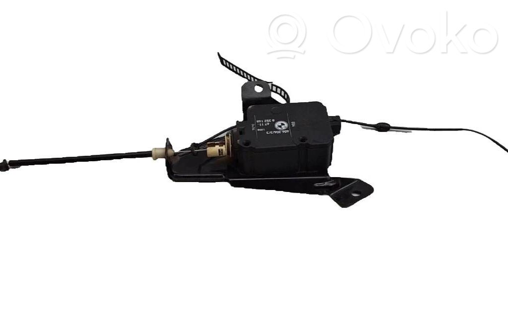 BMW 5 E60 E61 Fuel tank cap lock motor 