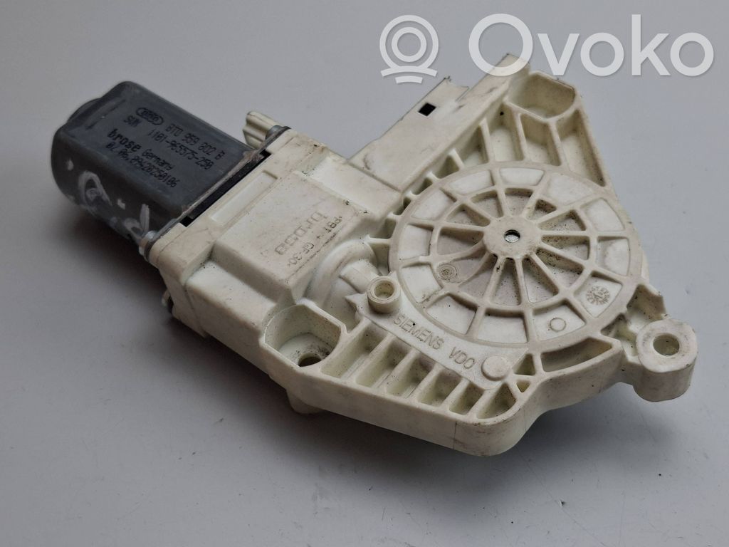 Audi A5 8T 8F Silnik regulatora szyby drzwi przednich 