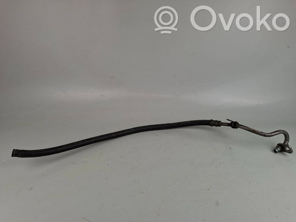 Mercedes-Benz C W204 Engine coolant pipe/hose 