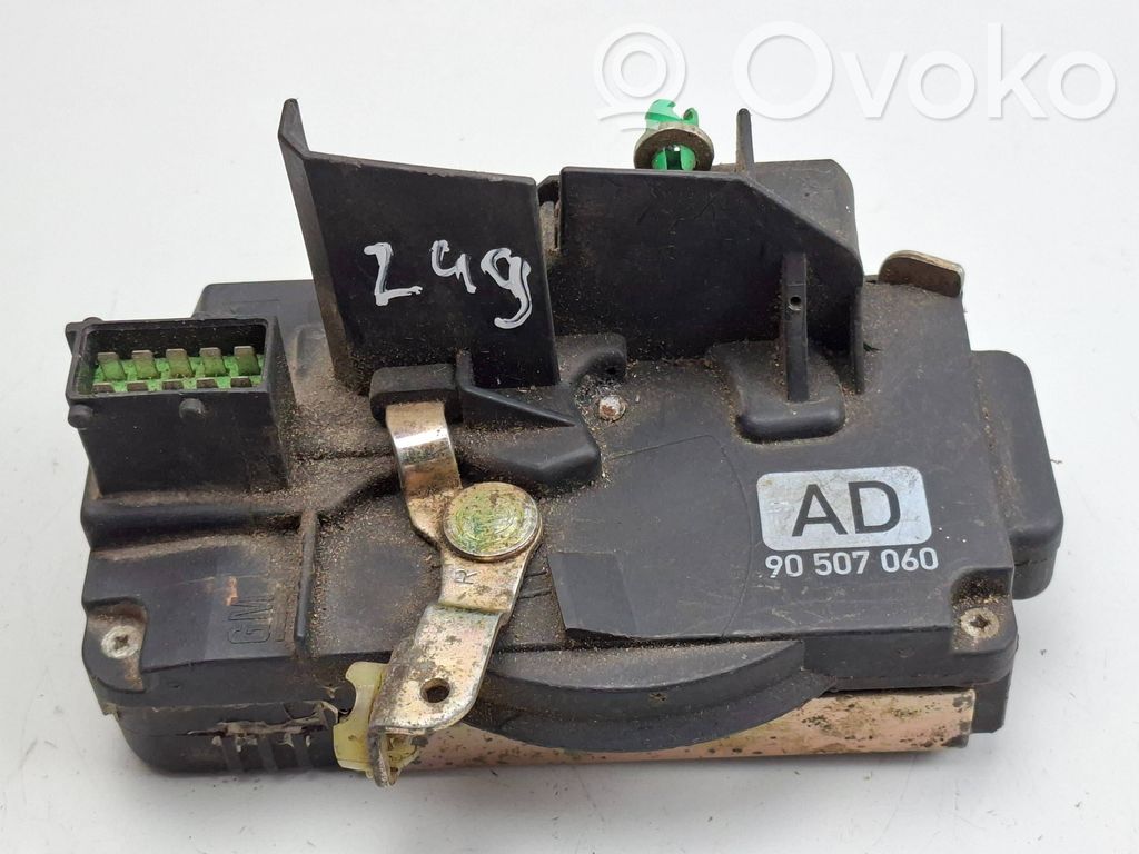 Opel Vectra B Front door lock 