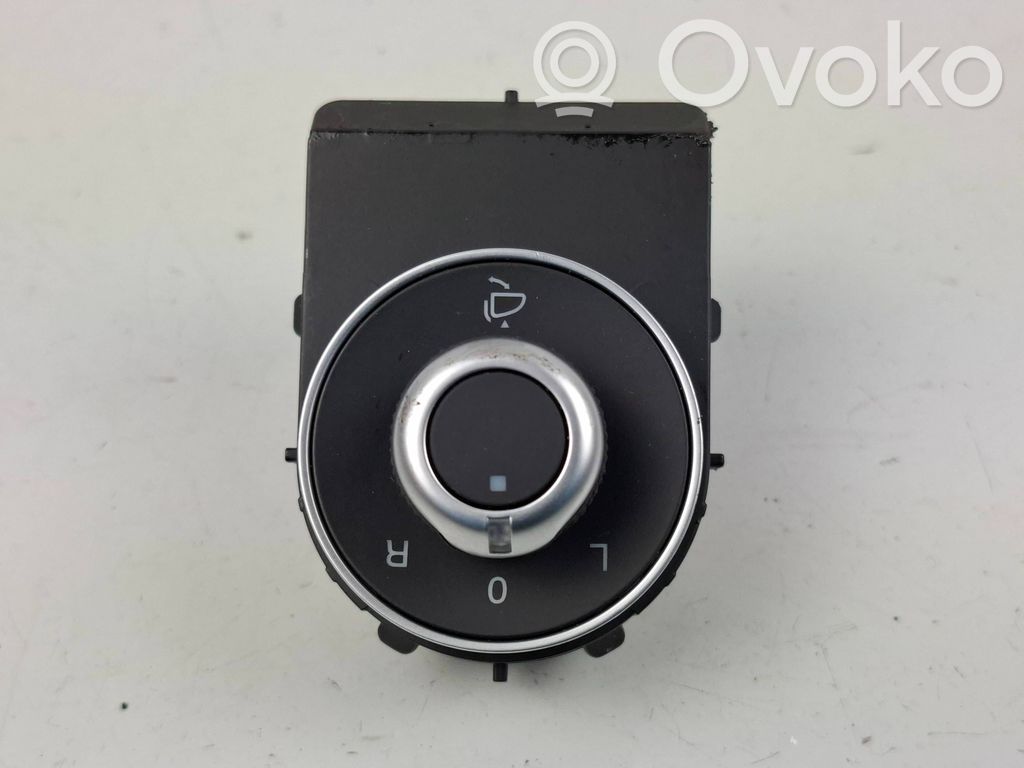 Alfa Romeo Stelvio Wing mirror switch 