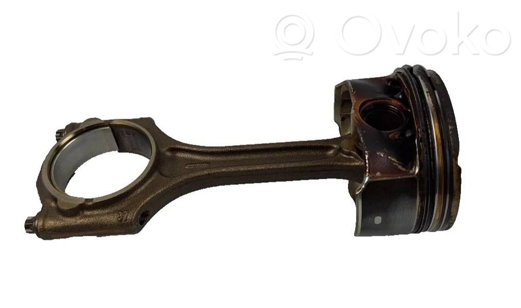 Volvo XC60 Piston with connecting rod 
