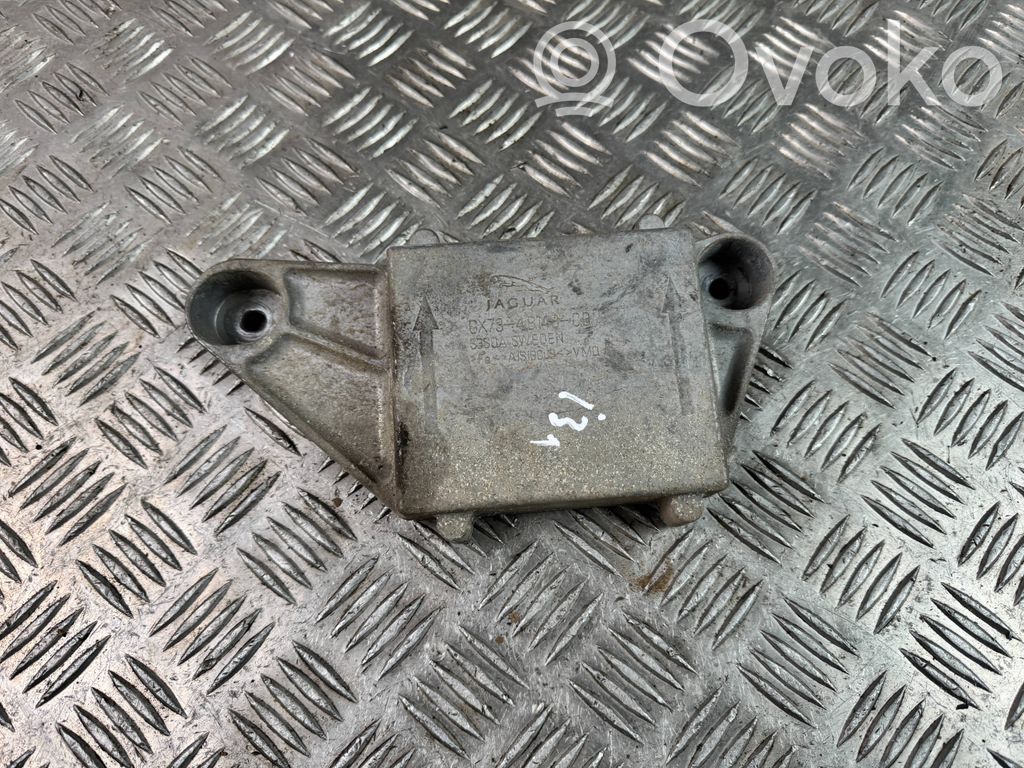 Jaguar F-Pace Rear differential/diff mount bracket 