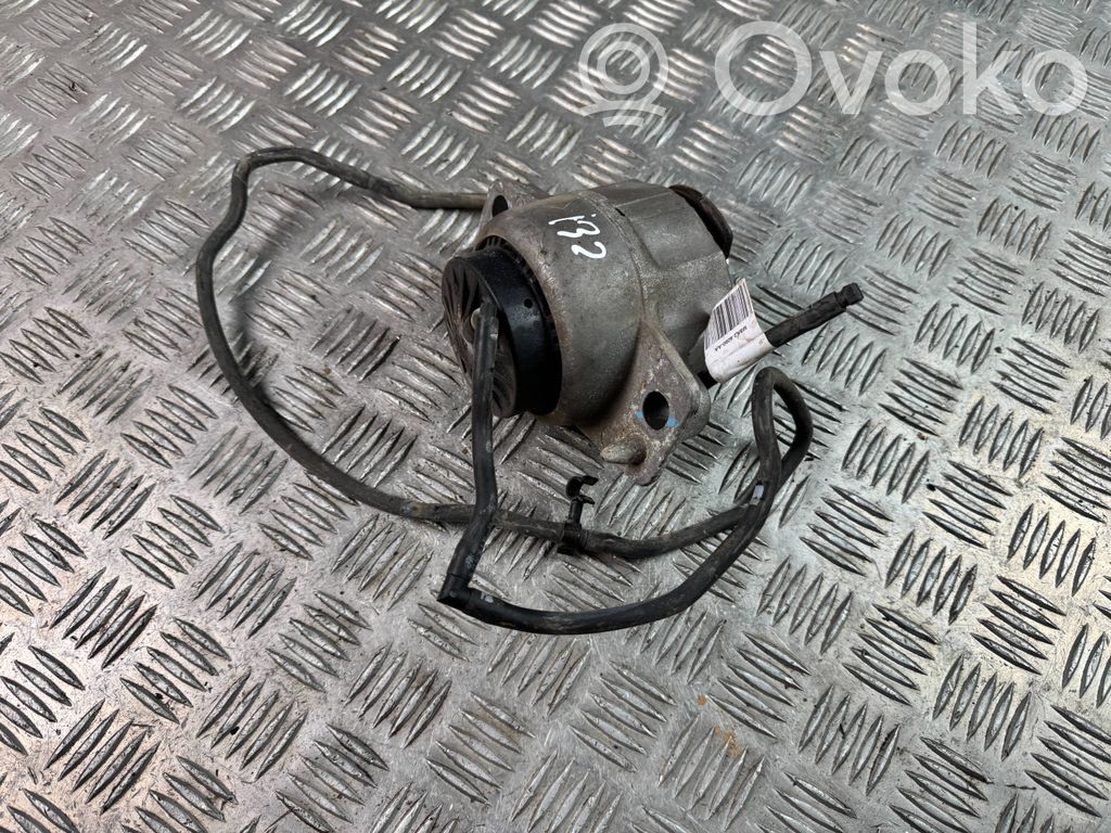 Jaguar F-Pace Engine mount bracket 