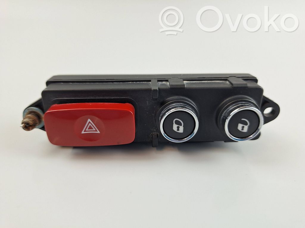 Maserati GranTurismo Hazard light switch 