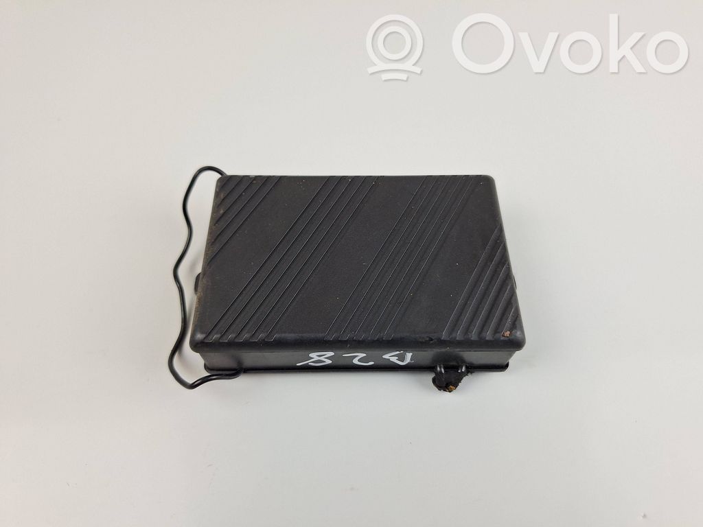 Volkswagen PASSAT B5 Unitate/modul control alarmă 