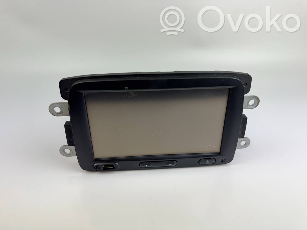 Dacia Duster Radio/CD/DVD/GPS head unit 