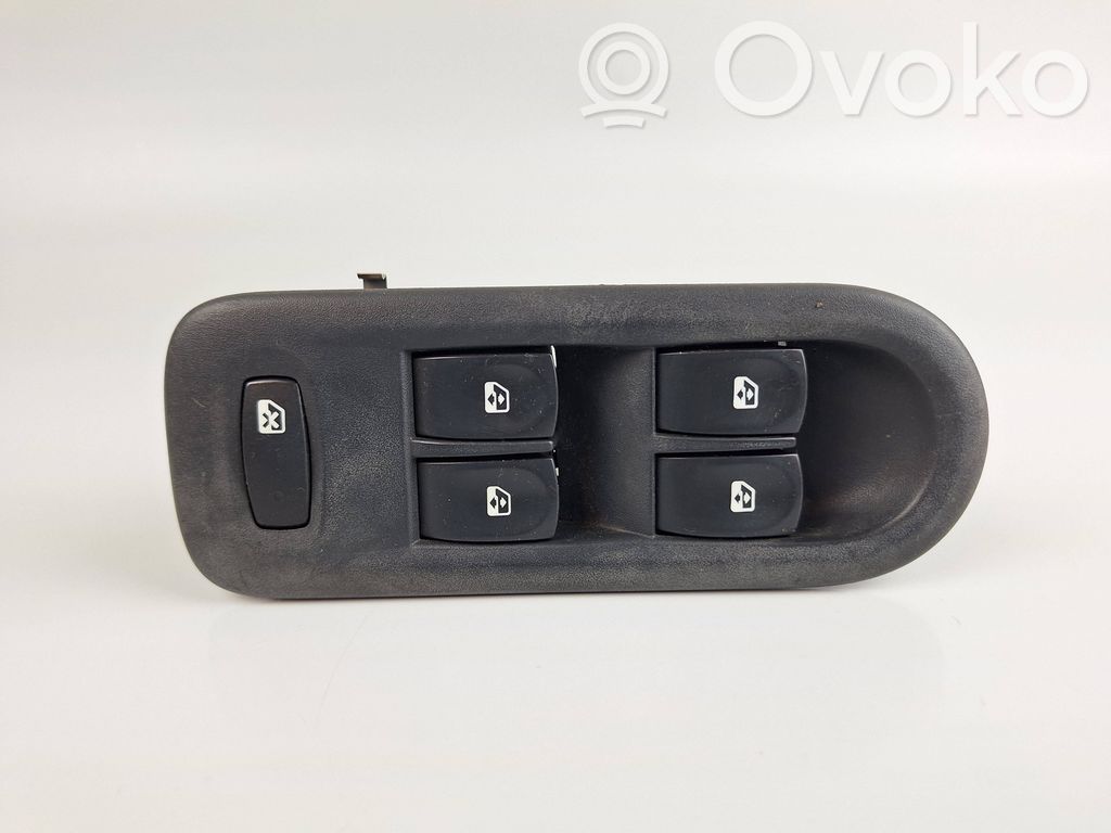 Renault Master III Elektrisko logu slēdzis 