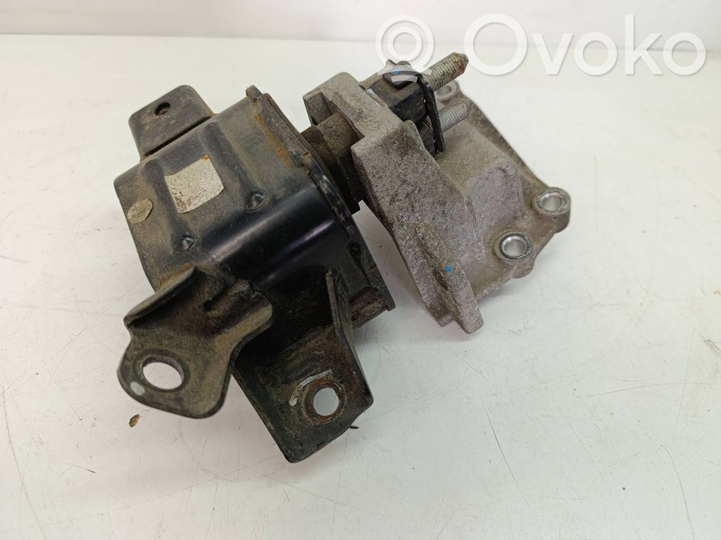 KIA Rio Gearbox mounting bracket 