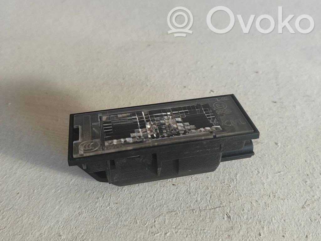 Renault Megane III Lampa oświetlenia tylnej tablicy rejestracyjnej 